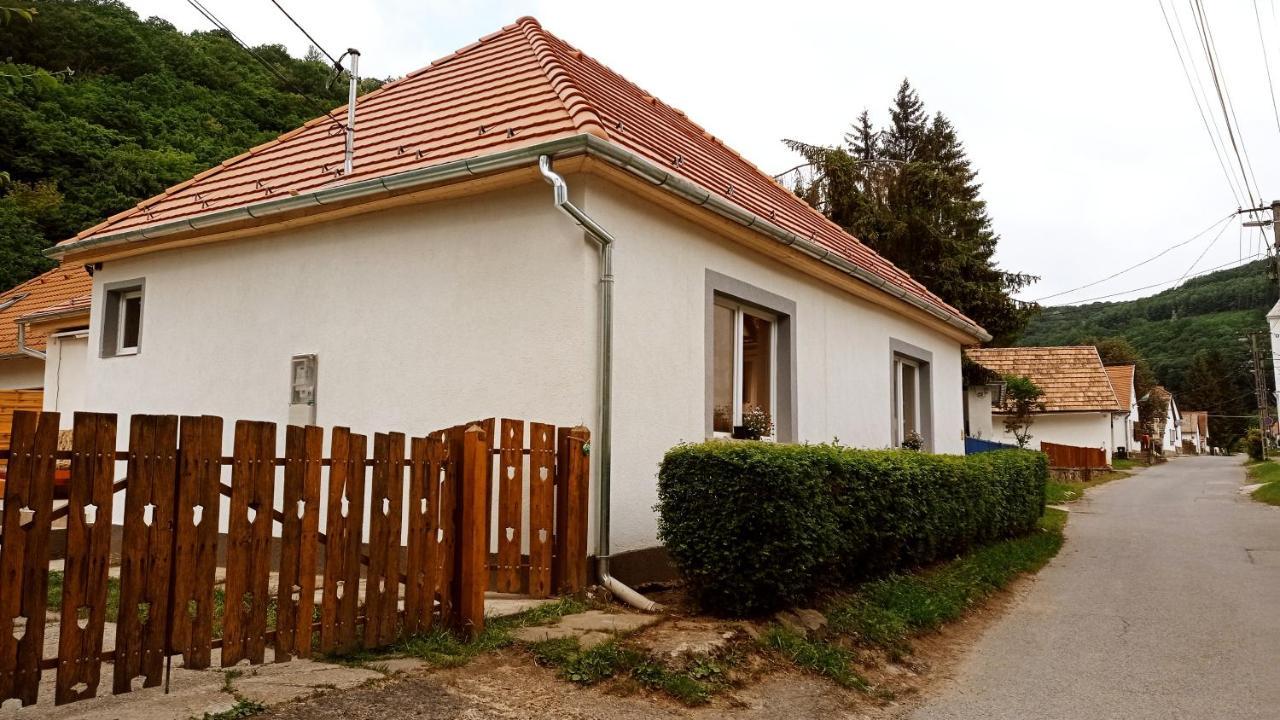 Lovas Vendeghaz Apartment Obanya Exterior photo
